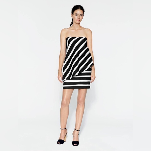 Halston Heritage Dresses & Skirts - Halston Strapless Tiered Drape Stripe Dress in Black, Chalk, & Metallic Silver